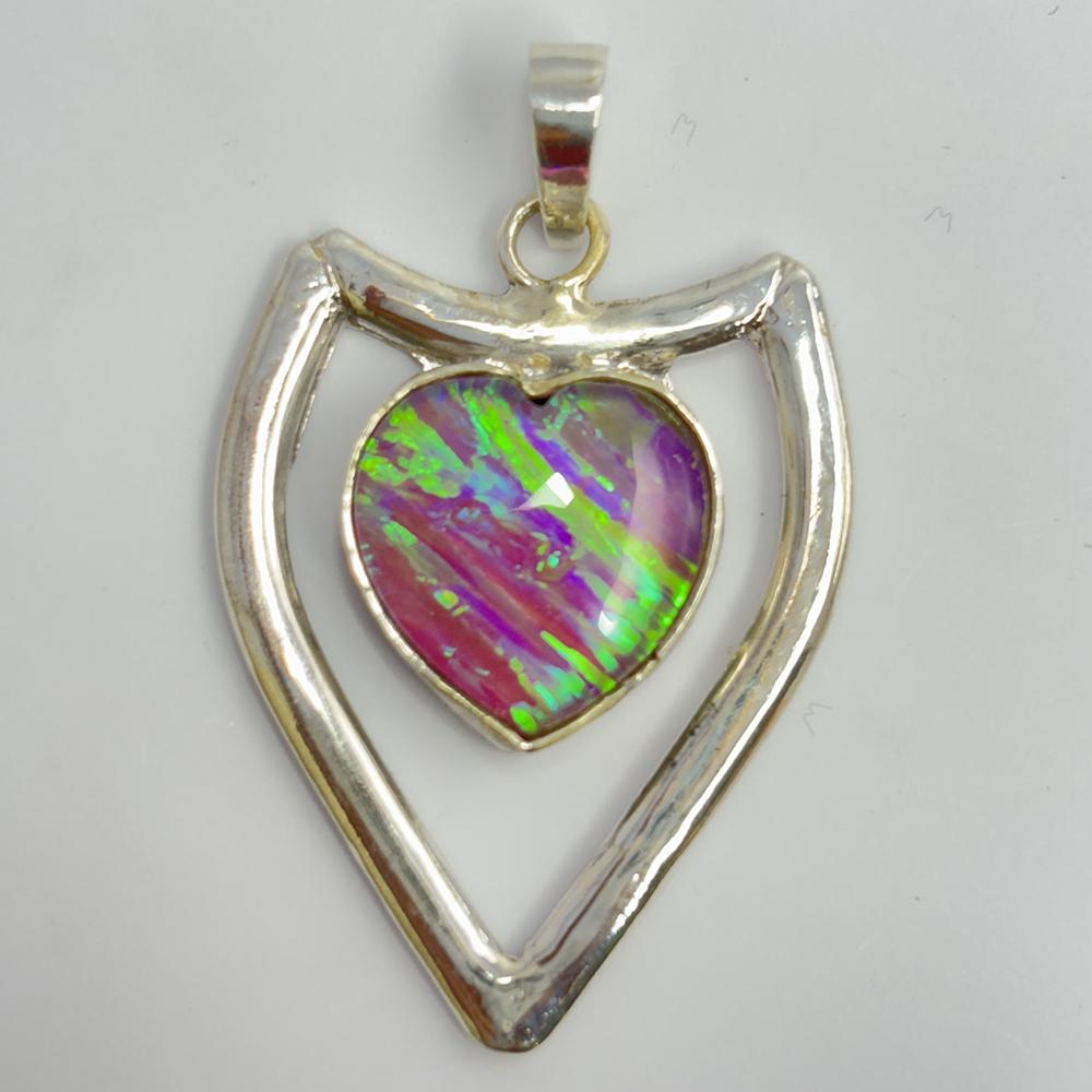 

Flawless Heart 42 Ct Natural Opal Pendant CERTIFIED 925 Sterling Silver Delivery 44.4 mm approx різнокольоровий