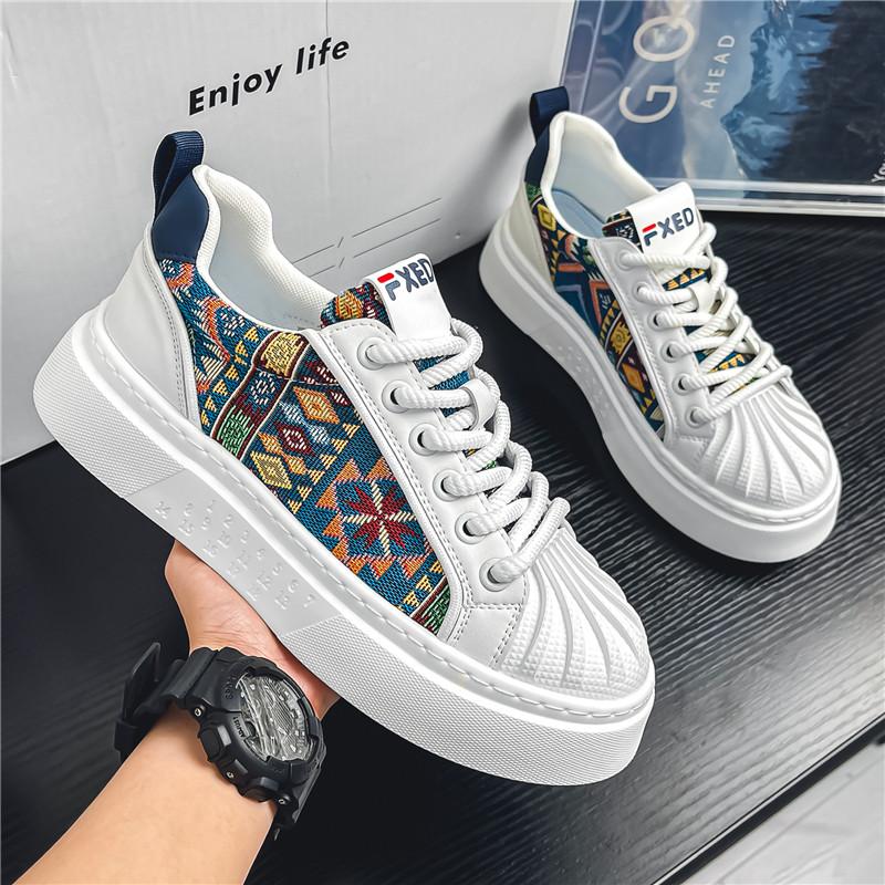 Fashion New Men's Casual Sports Shoes Comfortable Breathable Trendy and Versatile Sneakers Flat-soled Outdoor Sports Little White Shoes