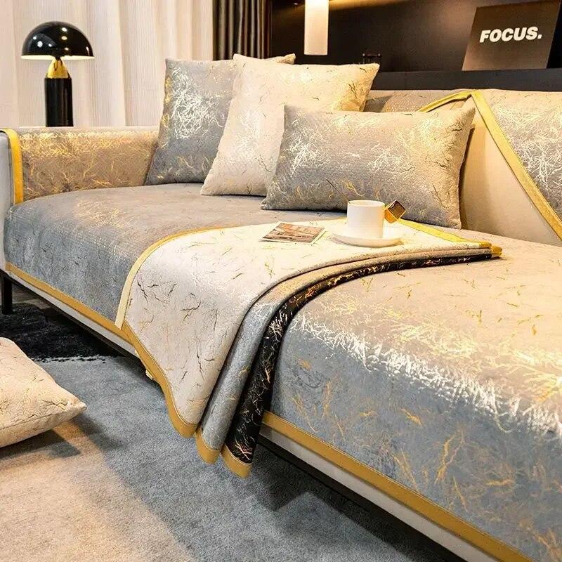 Luxuriöser Sofabezug aus Samt mit Stickerei für das Wohnzimmer, rutschfest, Heißprägungsstreifen, Kissenmatte, Sofahandtuch, Heimcouch-Dekor