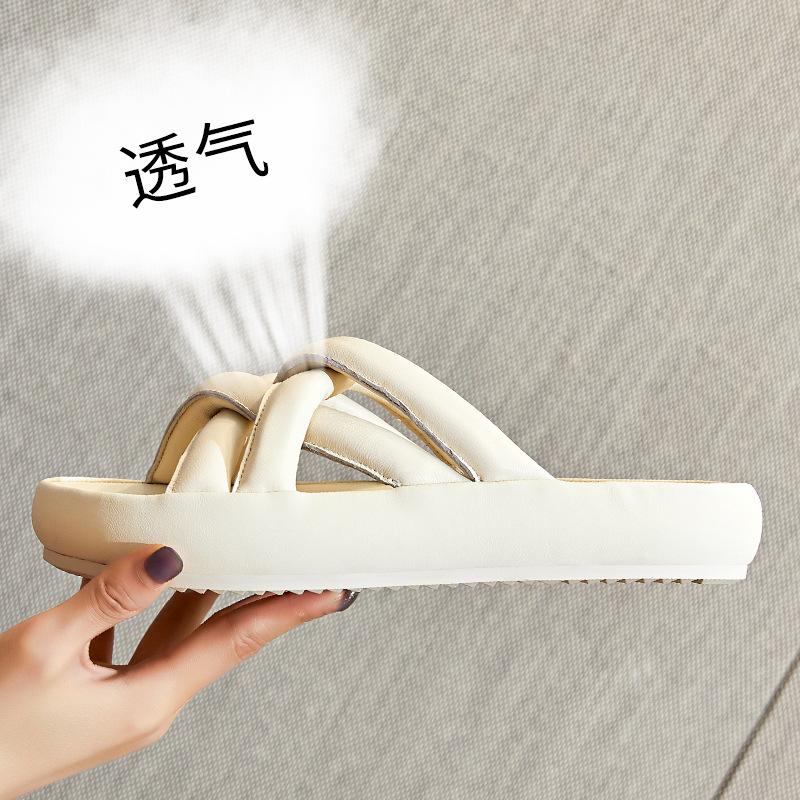 

The first layer of sheepskin slippers for women to wear 2025 summer new women s cross beach shoes fashionable versatile leather women s shoes 40 бежевый