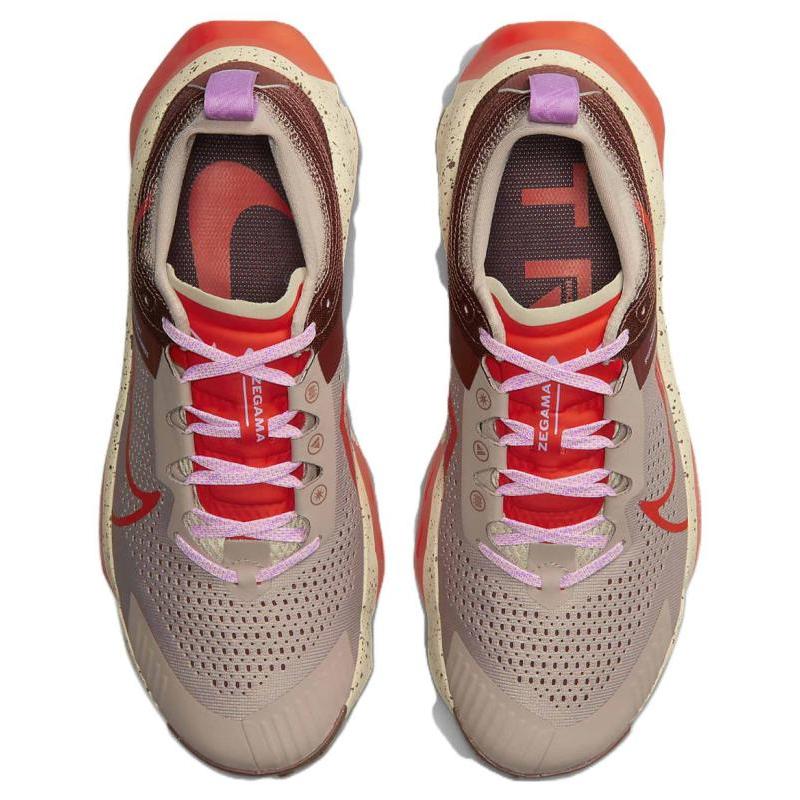 Nike ZoomX Zegama Trail Taupe Difuz Cal Pony Închis Sanddrift Roșu Picant Adidași casual DH0623-200