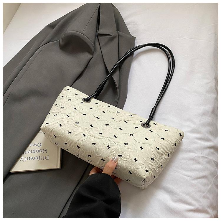 

Нишевая сумка-тоут с бантом большой вместимости 2025 новая модная сумка через плечо под мышкой сумка для通勤 белый