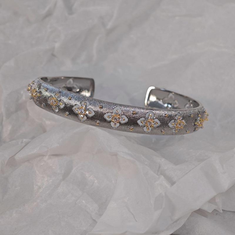 Italian Cloth Qi Latti Brushed Craft Hollow Four-Leaf Clover Diamond Bracelet Women'S High-End Temperament Bracelet