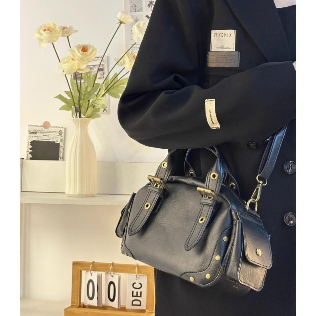 Bag women's autumn and winter new women's fashion retro portable locomotive bag niche design shoulder messenger bag