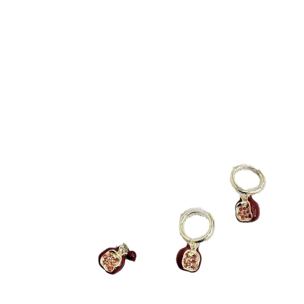 2024 Light Luxury Red Pomegranate Clavicle Pendant Necklace - Unique Design for Women