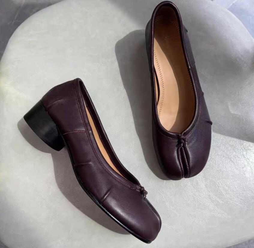 Cuero genuino arrugado Punta dividida Charol Tabi Zapatos de tacón para mujer Verano Otoño Mary Janes Tacones altos gruesos Zapatos para niñas Estudiantes