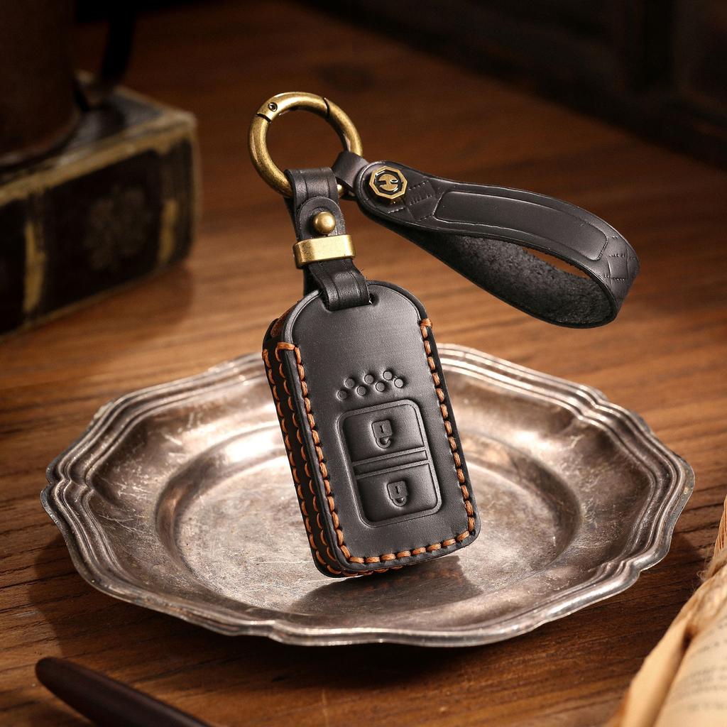 The key case is suitable for Honda key cover, Fit Civic Accord Crown car key cover, genuine leather.