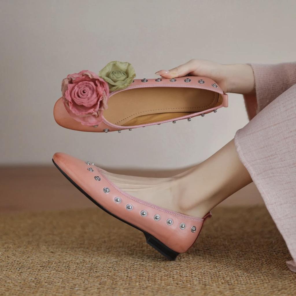 Fashion Fashion Flat Shoes for Women Spring Autumn Rivets Flower Shallow Rivets 2025 New Round Toe Inward Height Increasing Ladies Shoes