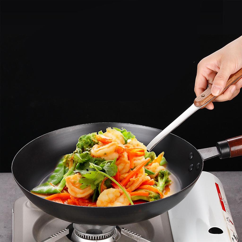 Cast Iron Skillet Even Heating Versatile Comfortable Handle Cast Iron Frying Pan for Daily Home