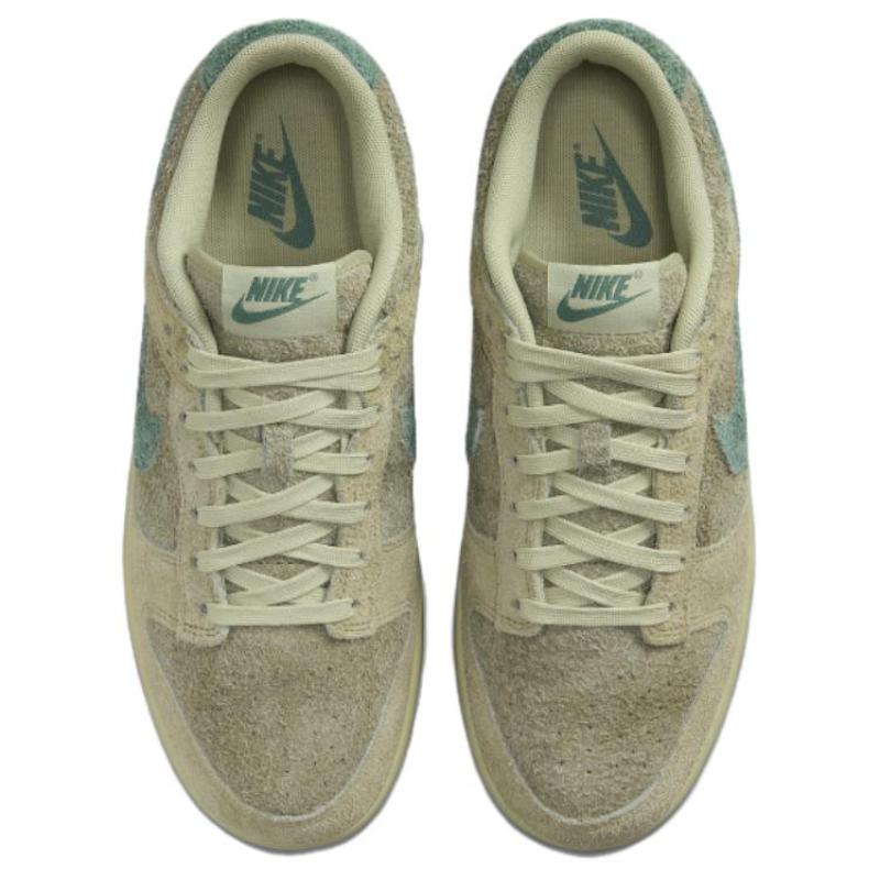 Nike Dunk versatile low-top skateboard shoes for women in green and blue