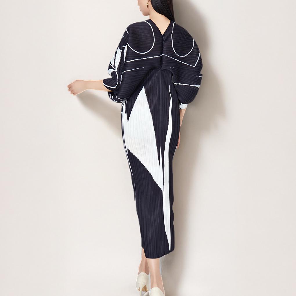 Plus Size Summer Pleated Dress for Women – Elegant and Slimming, High-End Style