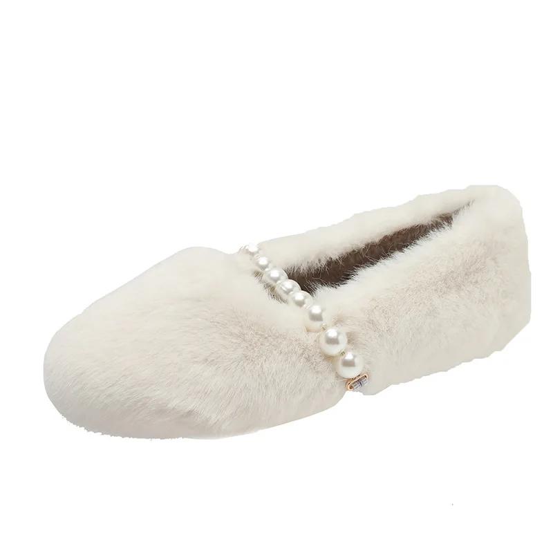Nowe wykwintne damskie buty na wiosnę i jesień z perłami, miękką podeszwą i futerkiem, modny trend, codzienne płaskie buty