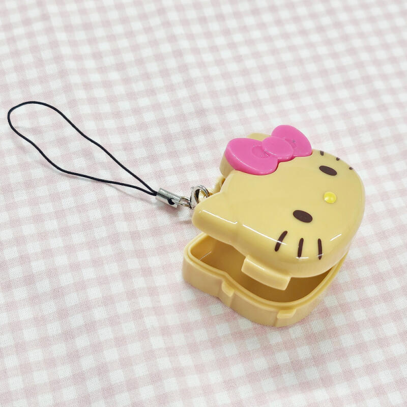 

Sanrio Tanning Kitty Case Keychain