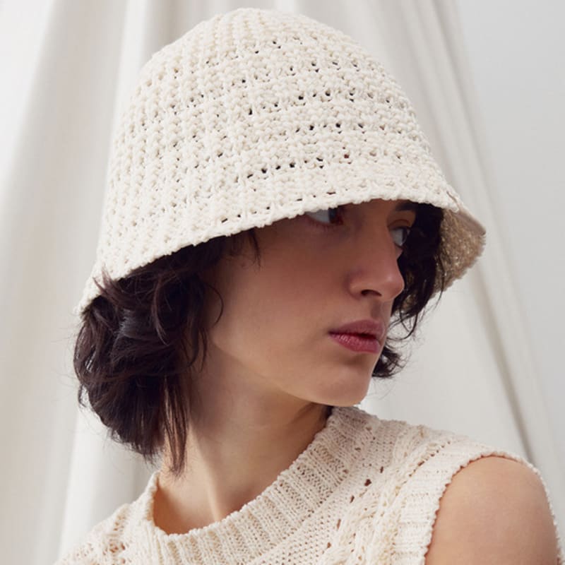 RE RHEE BRAIDED BUCKET HAT WHITE