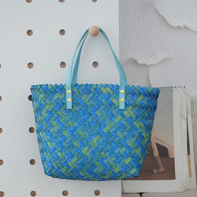 Retro hand-woven bags, commuting to work, large-capacity hand baskets, vacation wind-plastic woven bags
