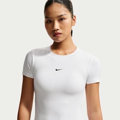 Nike T Shirts Women s White Crew Neck S