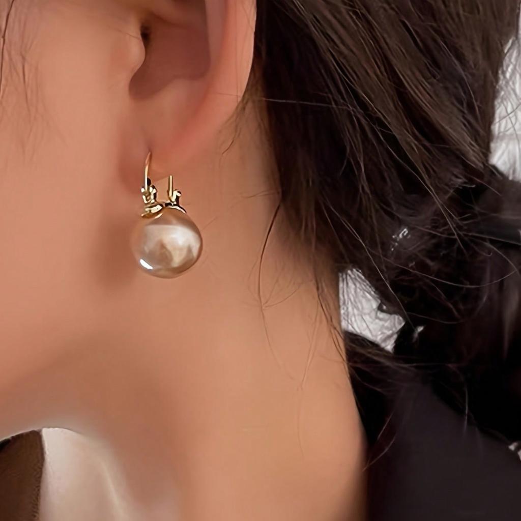 1 Pair Of Retro Elegant Imitation Pearl Pendant Earrings, Versatile And Stylish Goddess Jewelry Earrings For Daily Casual Wear