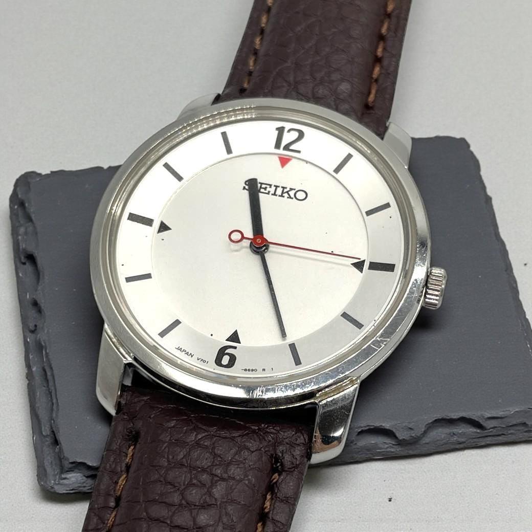 

[Б/У] SEIKO Рабочие V701-7170 Ремешок заменен 3 стрелки Кварц