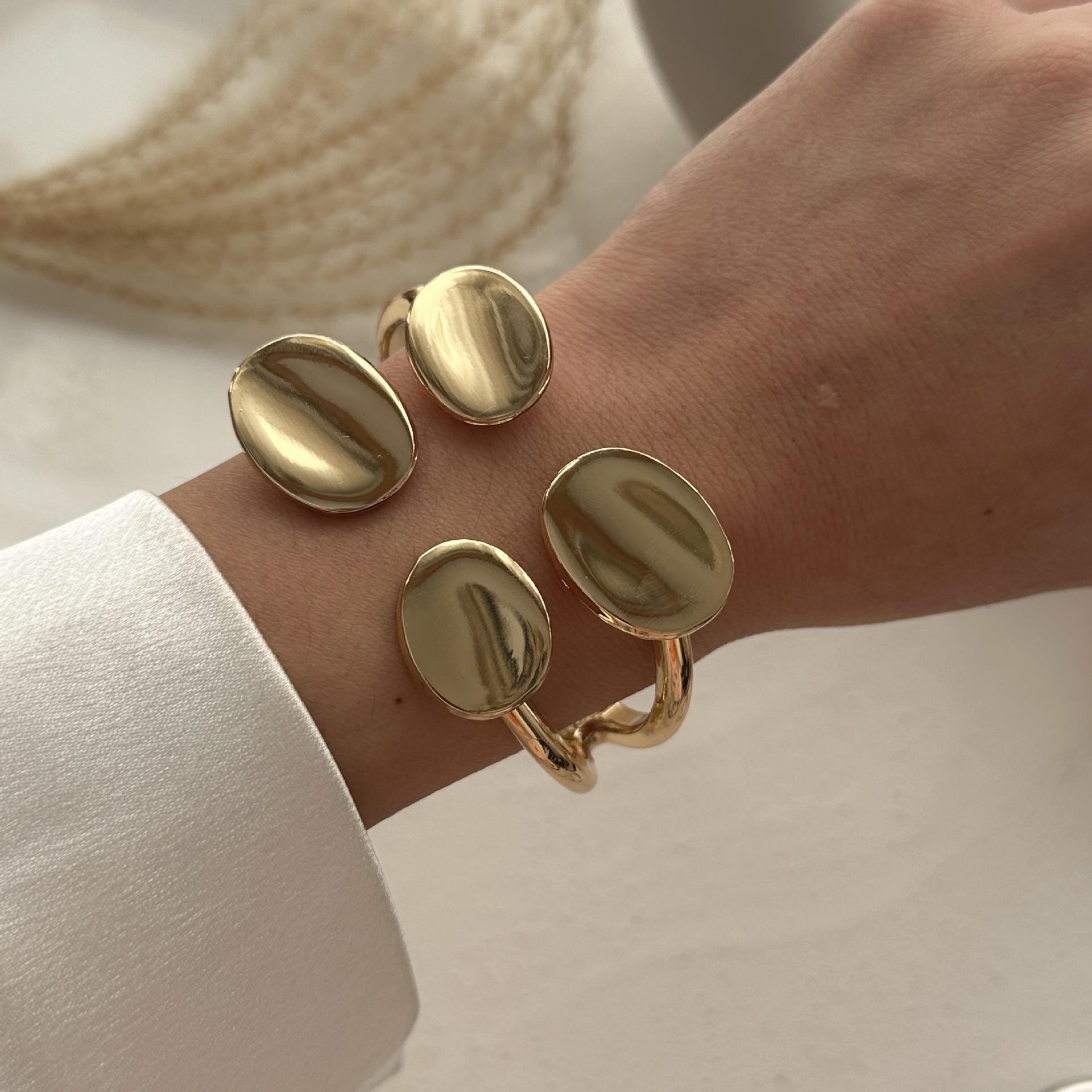 

DIEZI Vintage Hip Hop Geometric Cuff Bangles Punk Gold Silver Color Metal Wide Spring Bangles For Women Men Bracelet Jewelry