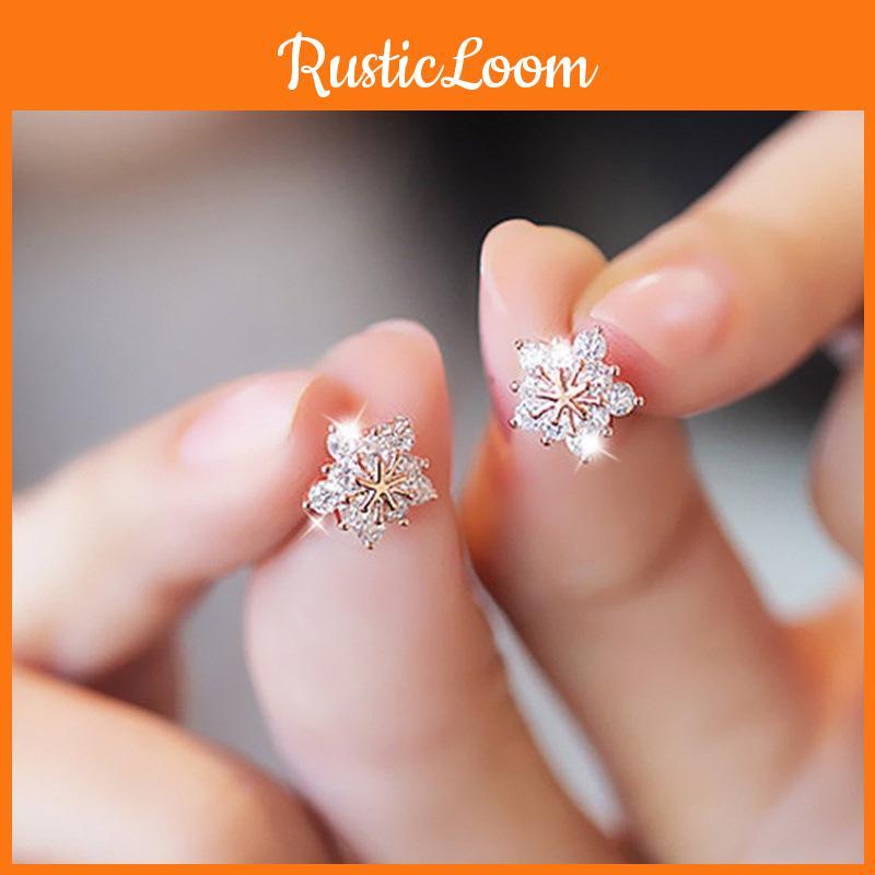 Holiday Snowflake Ear Studs With Silver Finish For Ladies Gift Accessory