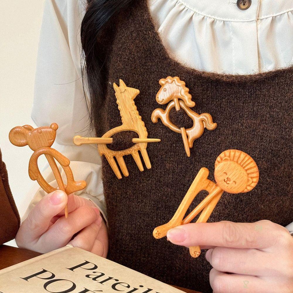 Lion Animal Sweater Pin Alpaca Pony Brooch Fashion Wooden Brooch  Clothing Accessory