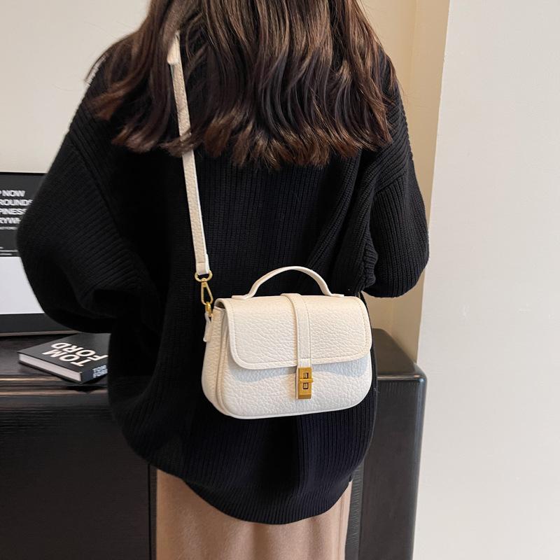 Premium Bag Women'S Bag Trendy Commuter Texture Messenger Bag Fashionable Retro Portable Small Square Bag