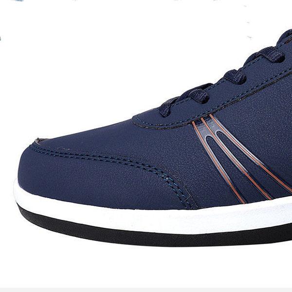 Scarpe Sportive da Uomo in Pelle Traspirante Versatili Antiscivolo Leggere Scarpe da Skate Tempo Libero Outdoor Scarpe da Corsa Comode Sneakers Casual