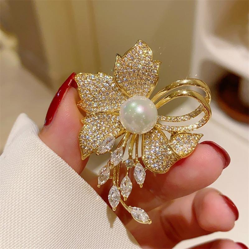 Pearl Brooch High-end Women's High-end Suit Coat Corsage Garment Fixing Pin Anti-glare Clasp Accessory