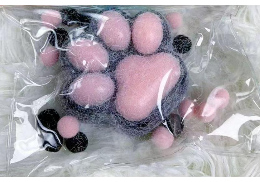 Cat Paw Plush Stress Relief Squeeze Toy - Handmade Simulation and Venting Toy