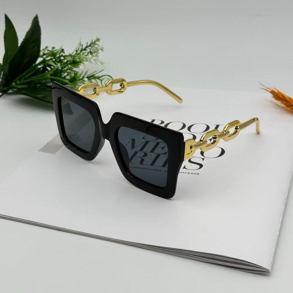 Square Frame Sunglasses with Chain Link Temples Lightweight UV Protection Fashion Eyewear for Outdoor Activities