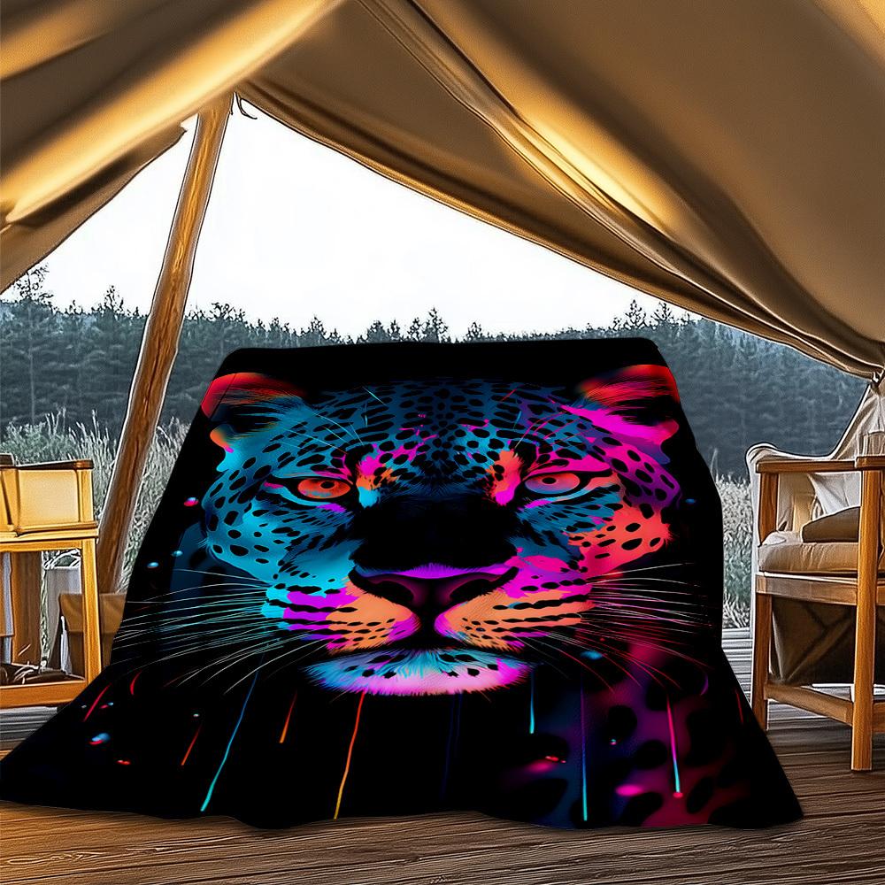 1pc Leopard Print Throw Blanket Polyester Fiber, Lightweight Flannel, Soft & Warm, All Season Use for Outdoor, Camping Digital Print