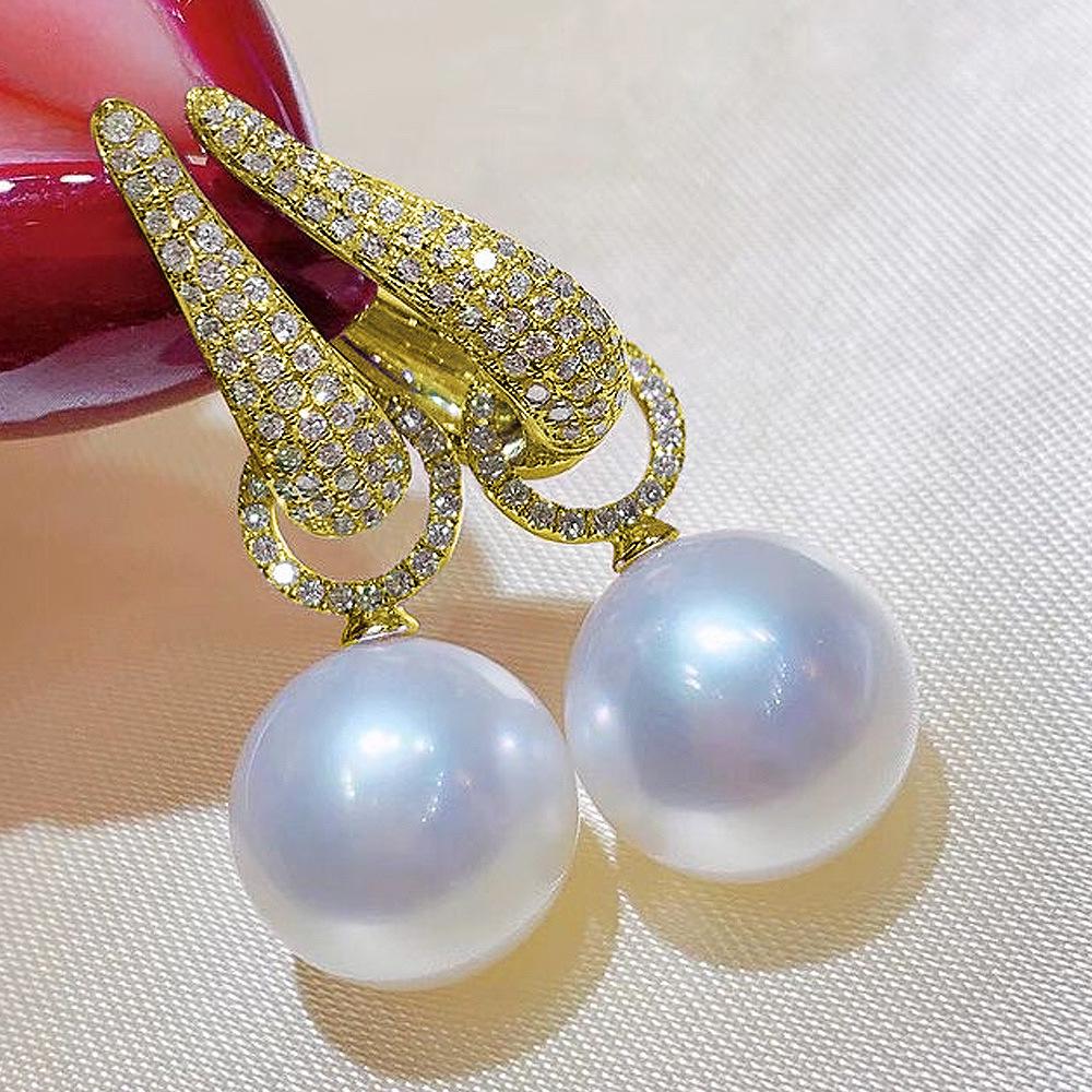 

Cao Shi Elegant Two-Way Imitation Pearl Zircon Ear Cuffs – Fashionable, Luxurious Women s Earrings