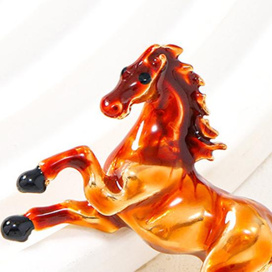 Yousheng Horse Brooch Retro Style Enamel Pin Smooth Line Design Animal Pin Metal Edging Lightweight Suit Lapel Badge