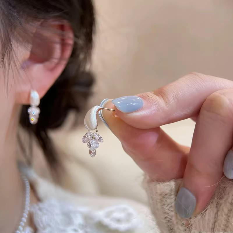 Elegant French Silver Zirconia Tassel Earrings for Women – Exquisite, Fashionable Studs