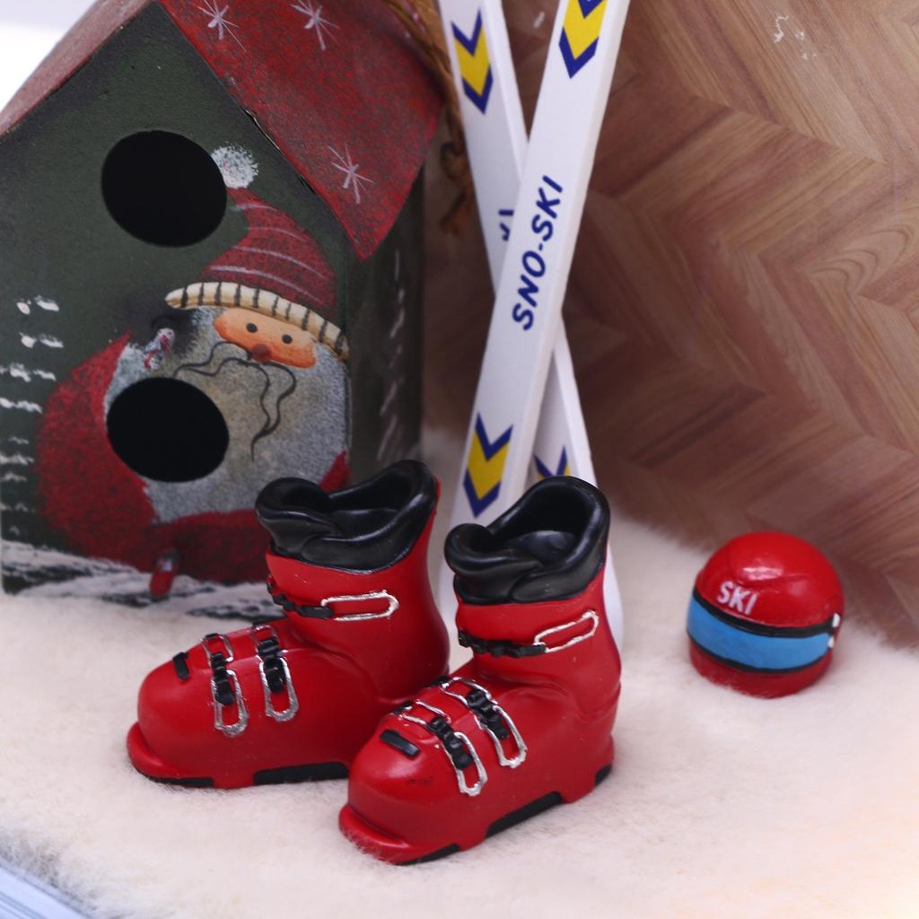 Dollhouse Mini Simulation Skating Shoes Prop Model For Kid Doll Roller Skates Decorative Gift Kids Toy Doll Accessories