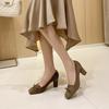 Hoher Design-Sinn Nische Klein V-förmiger quadratischer Absatz Temperament High Heels Damen dicker Absatz Einzelne Schuhe Schleife