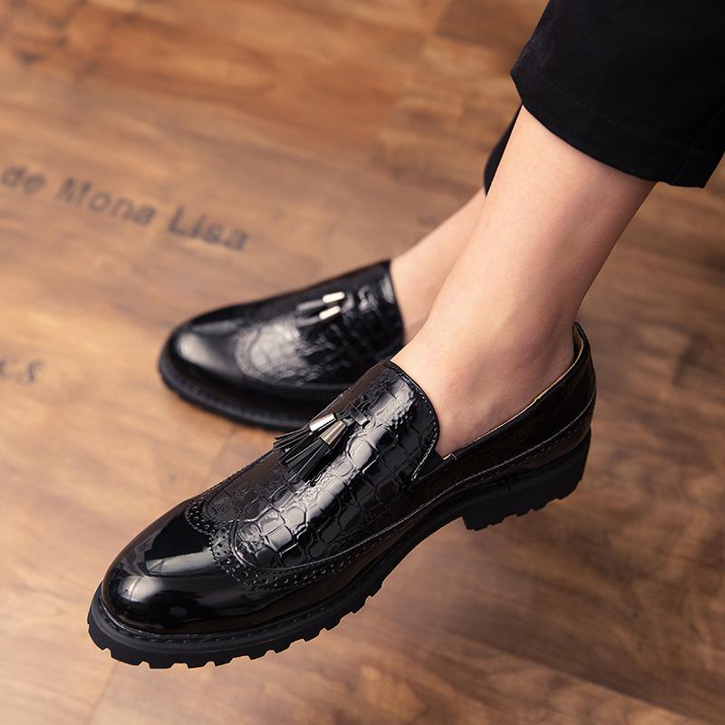 Fashion Slip on Casual men's loafers Comfortable and retro style Office Fashion Party Trendy streets or nightclubs leather shoes Hot
