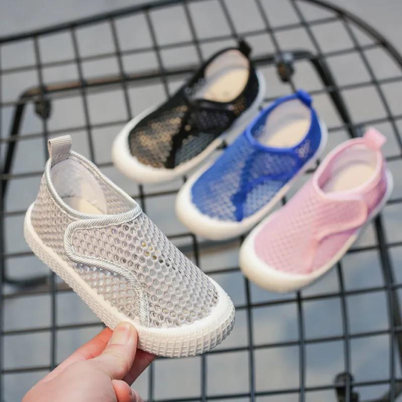 Sommerschuhe für Jungen und Mädchen, weiche Sohle, sportliche leichte flache Schuhe, rutschfeste, einfarbige, lässige Schuhe aus ausgehöhltem Netzgewebe