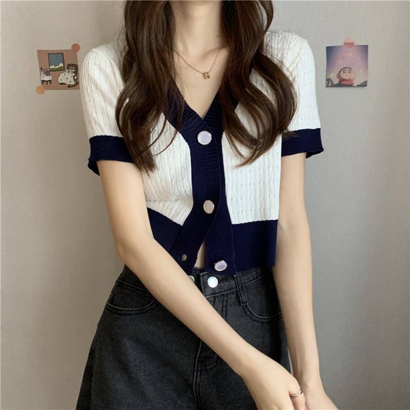 Retro V-neck Short-sleeved Knitwear Women's New Summer Korean Version of The Design Sense Loose Temperament Cropped Top Tide