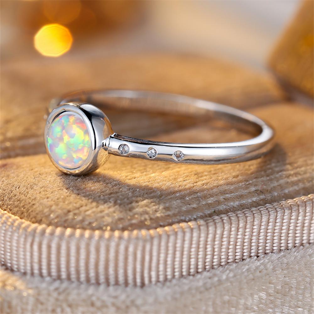 Białe Ogniste Opalowe Okrągłe Kamienie Pierścionki Solitaire Dla Kobiet Vintage Moda Srebrny Kolor Cienki Pierścionek Zaręczynowy Prosta Moda
