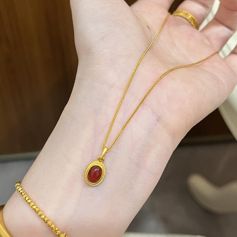 Small and Exquisite Red Zircon Pendant Light Luxury Oval Collar Chain New in Minimalist Style Necklace Party  Gift