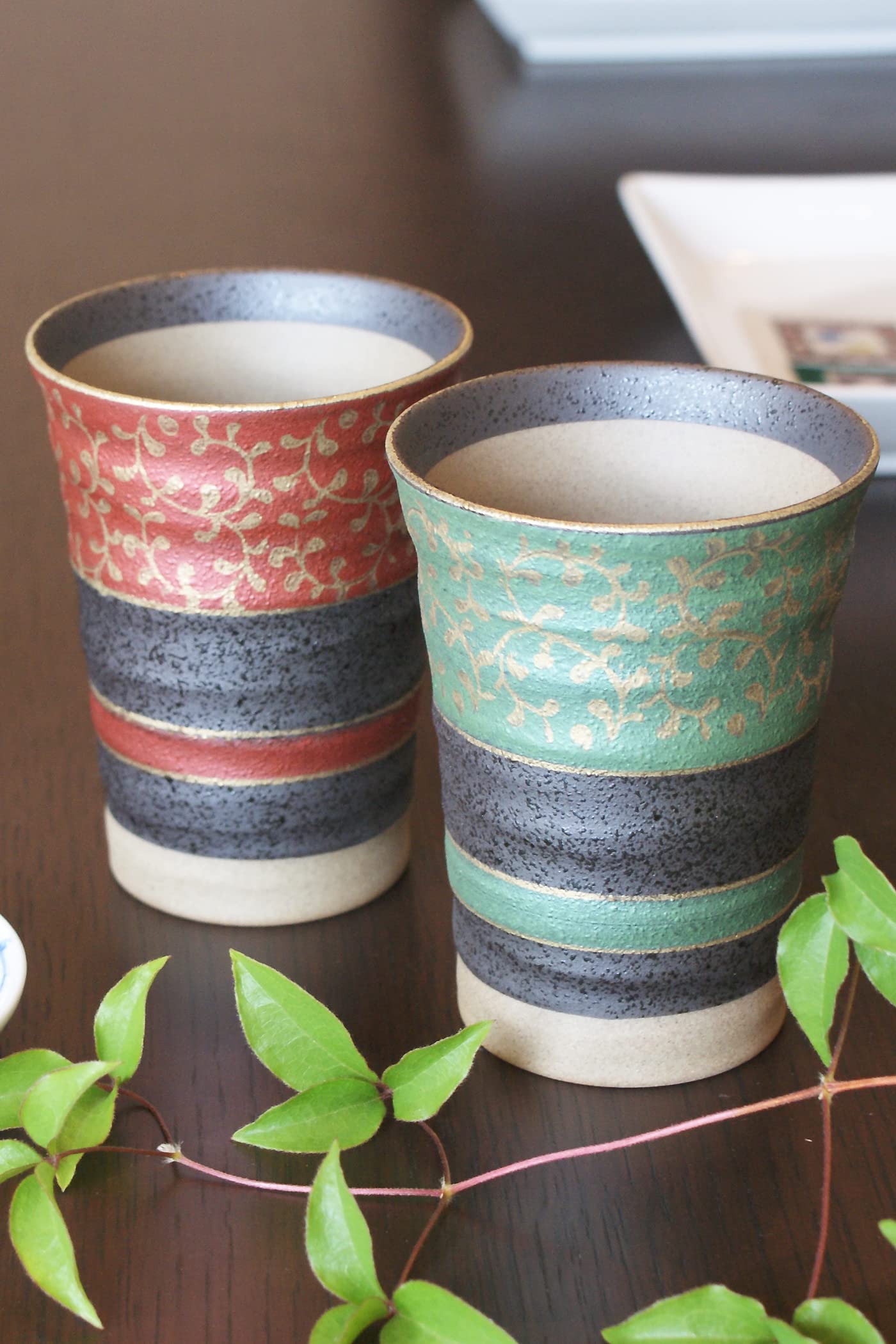 

Waza no Kura Kutani Ware Pair of Beer Glasses with Gold Arabesque Design, Perfect as a Wedding Gift or Luxury Gift