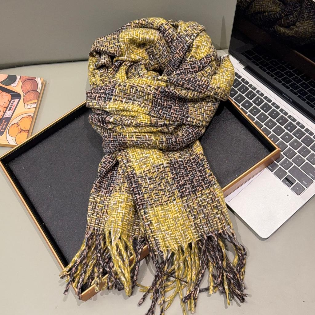 Korean Atmosphere Winter Scarf Women's New Contrasting Colors Sweet Plaid Versatile Neck Protector Thickened Cold-proof Shawl Scarf