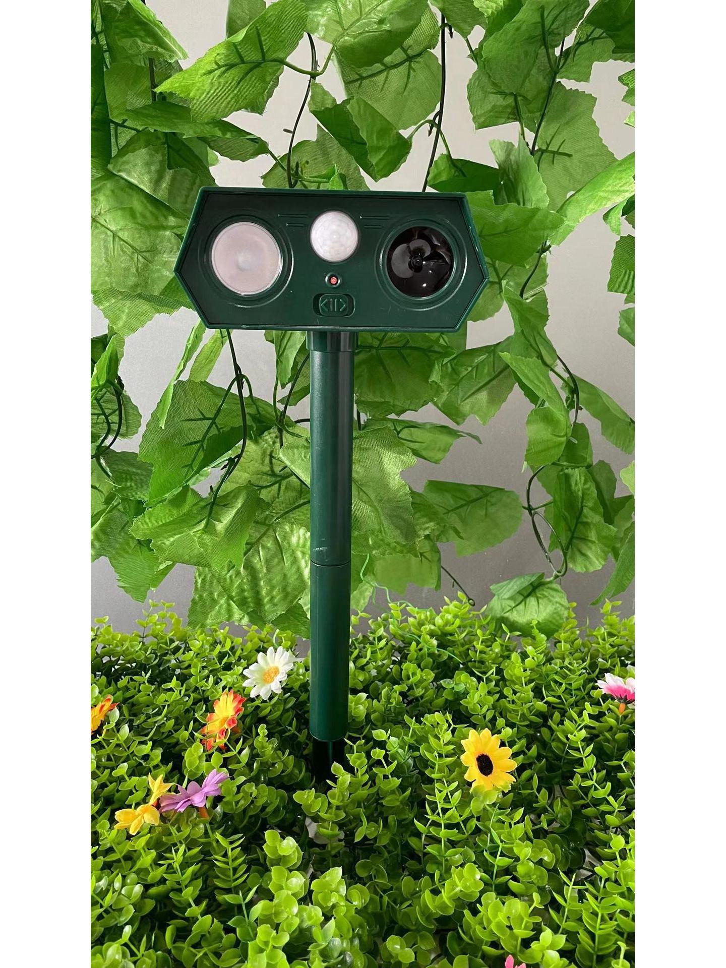 

Солнечный ультразвуковой отпугиватель нескольких видов от комаров, мышей, змей, птиц, собак и кошек