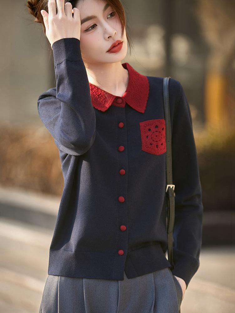 Women's Retro Versatile Cardigan: Fine Spun Wool, Soft Polo Collar, Covered Buttons, Contrasting Colors—Perfect for Spring and Autumn.