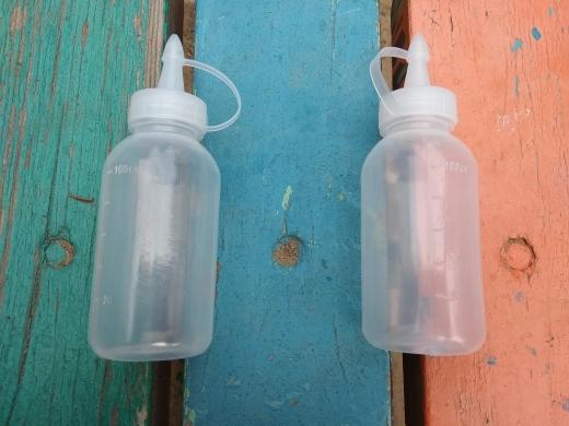 2pcs 100ML Squeezer Bottles Condiment Dispenser Container Squeezing Case Restaurant Kitchen Gadget Cooking Sauce Holder