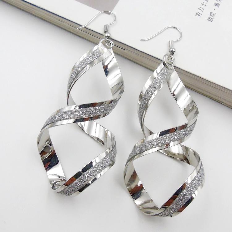 Fashionable Statement Earrings For Women In European And American Style Metal Material