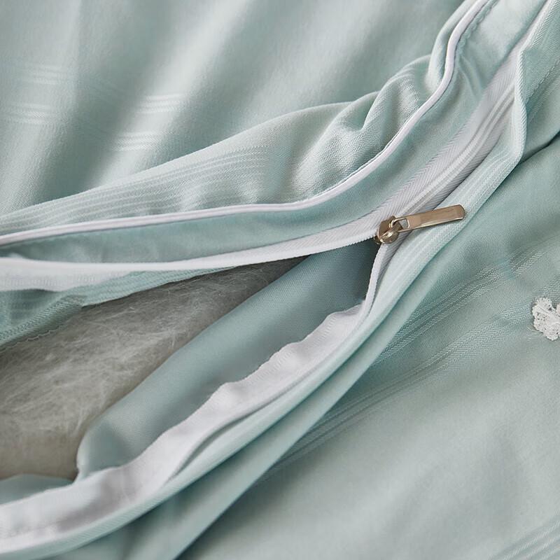 Beigaman Jacquard Mulberry Silk Quilt