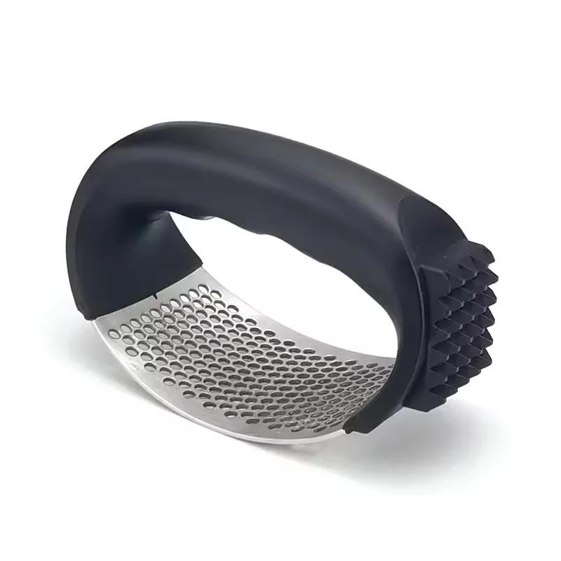 

Household Stainless Steel Manual Garlic Mincer Chopping Garlic Tool Fruit Vegetable Tools Peeler and Cleaning Brush for Smashing