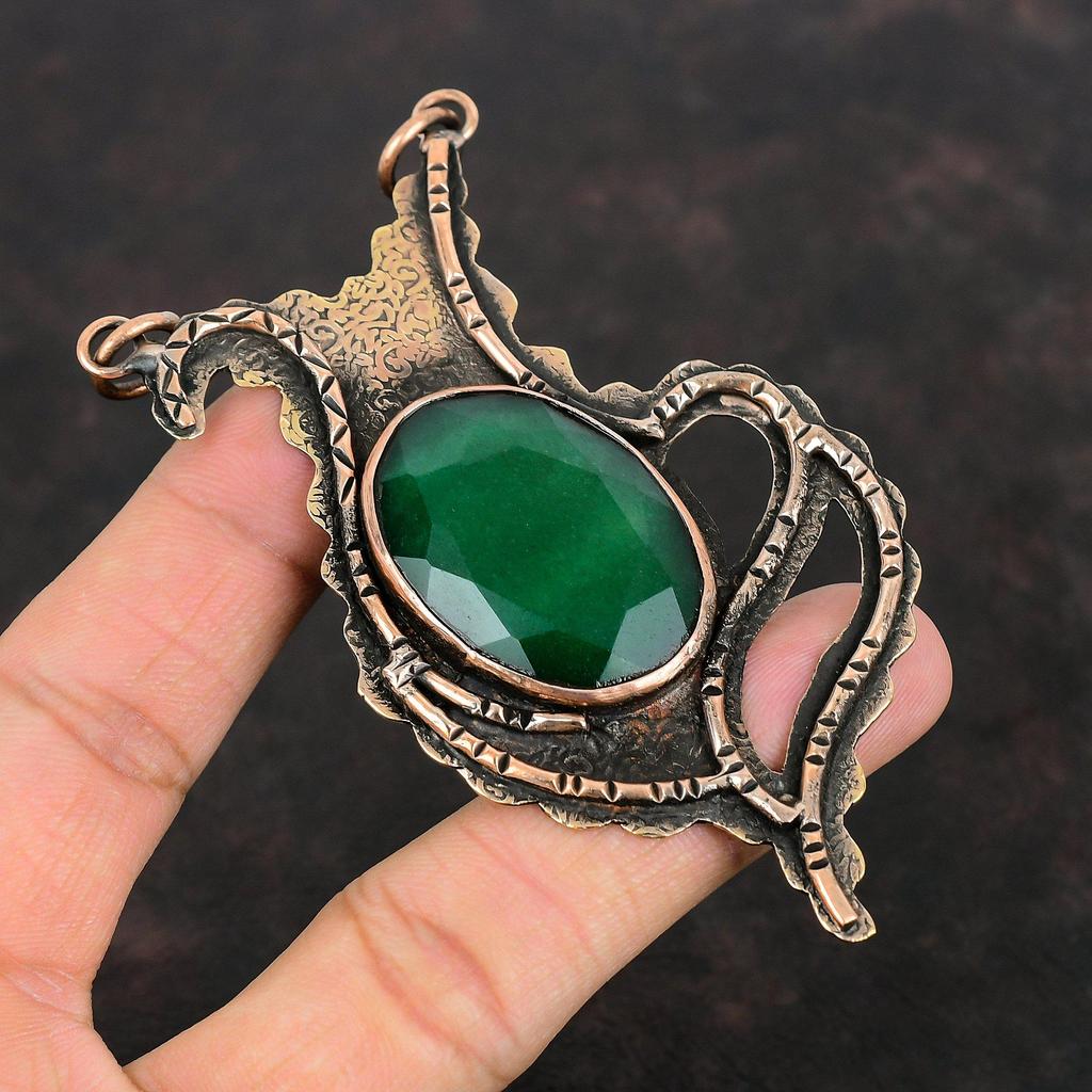 Кулон із гранованим замбійським смарагдом. Мідний кулон. Елегантний кулон. Мідні ювелірні вироби ручної роботи. Кулон із дорогоцінним камінням. Подарунок для неї. Ювелірні вироби із замбійського смарагду.